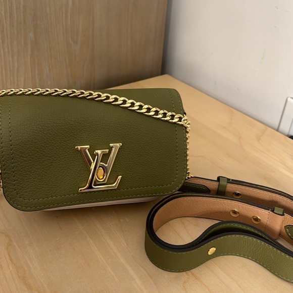 Louis Vuitton Lockme Tender rare color 100% authentic - Picture 8 of 8